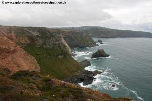 Near Cross Combe